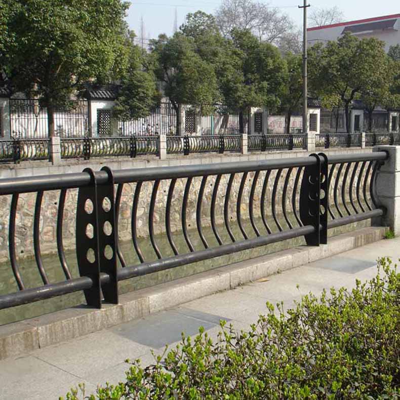 梁柱式橋梁河道護(hù)欄