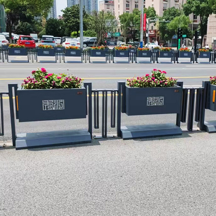鐵藝花箱護(hù)欄